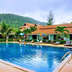banana-beach-resort.koh-lantahotels.net/